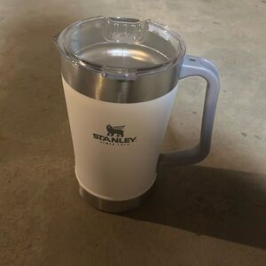 Stanley Pitcher/Uline  64oz NWOT